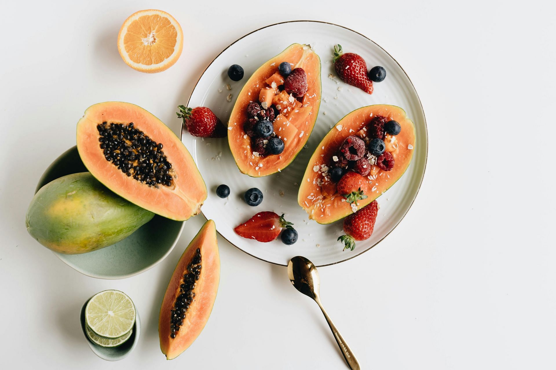 Papaya as anti wrinkle food (image sourced via Pexels / Photo by Alleksana)